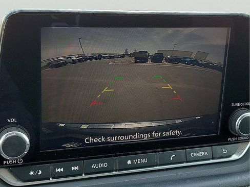 Used 2023 Nissan Rogue SV FWD image 18