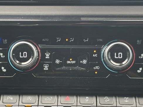 Used 2022 GMC Sierra 1500 AT4X image 4