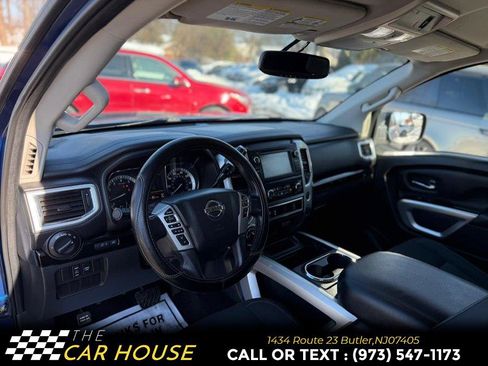 Used 2019 Nissan Titan SV w/ SV Convenience Package image 16
