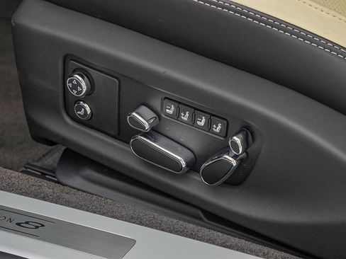 Used 2024 Bentley Continental GT image 39