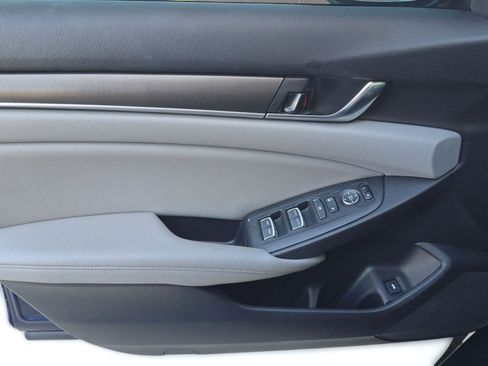 Used 2020 Honda Accord LX image 12