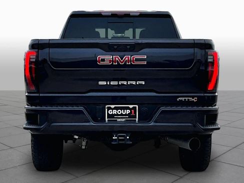 Used 2025 GMC Sierra 2500 AT4 w/ AT4 Premium Plus Package AWD/4WD image 5