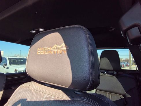 Used 2024 Chevrolet Silverado 3500 High Country w/ High Country Premium Package image 19