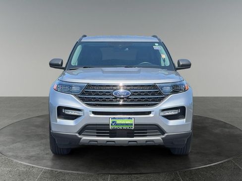 Used 2023 Ford Explorer XLT w/ Equipment Group 202A AWD/4WD image 2