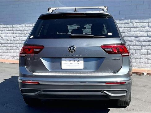 Used 2022 Volkswagen Tiguan SE w/ Panoramic Sunroof Package AWD/4WD image 3