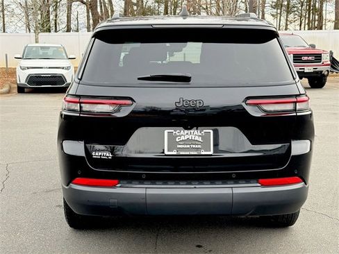 Used 2024 Jeep Grand Cherokee L Laredo image 12