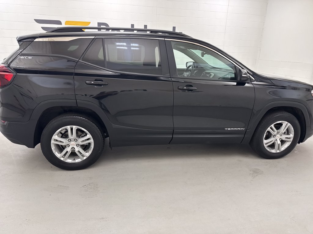 Used 2023 GMC Terrain SLE w/ Driver Convenience Package AWD/4WD image 7