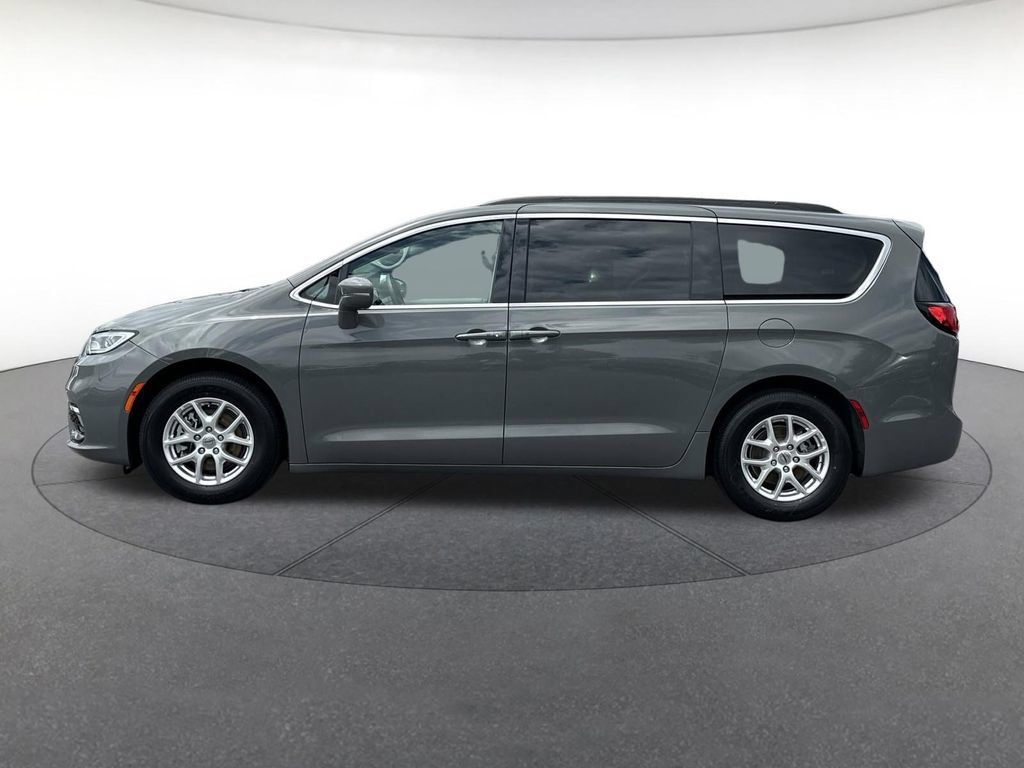 Certified 2022 Chrysler Pacifica Touring-L FWD image 2