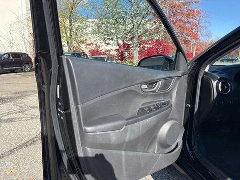 Certified 2023 Hyundai Kona SEL image 33