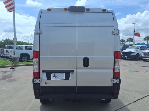 Used 2025 RAM ProMaster 2500 w/ Premium Convenience Group FWD image 6