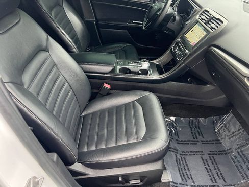 Used 2018 Ford Fusion SE w/ Equipment Group 602A FWD image 25