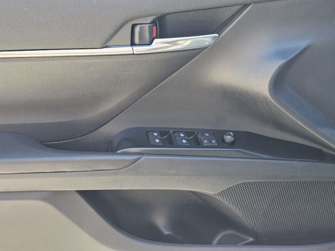 Used 2020 Toyota Camry SE w/ Convenience Package FWD image 20