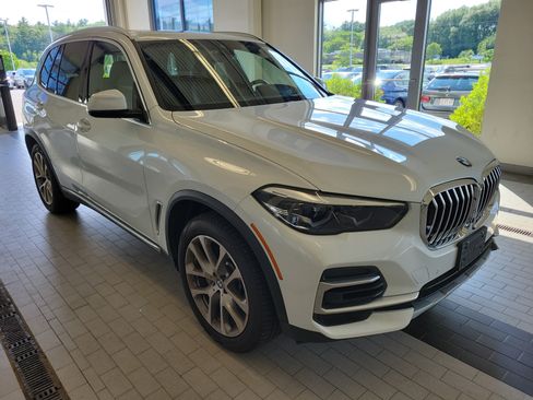 Used 2022 BMW X5 xDrive40i w/ Premium Package AWD/4WD image 3