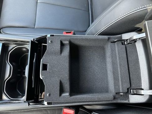 New 2025 Jeep Grand Cherokee Overland image 31