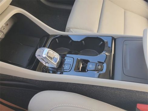 New 2026 Volvo XC40 B5 Ultra w/ Protection Package Premier image 25