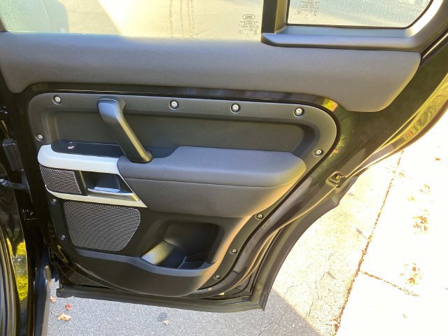 Used 2021 Land Rover Defender 110 SE AWD/4WD image 34