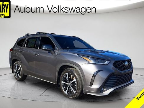 Used 2022 Toyota Highlander XSE AWD/4WD image 1