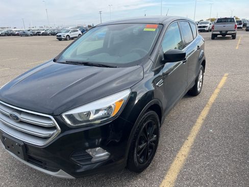 Used 2017 Ford Escape SE image 5