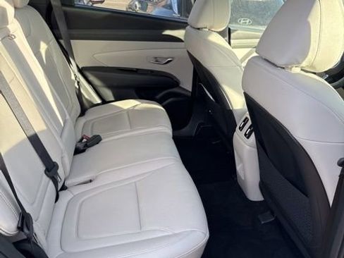 Used 2025 Hyundai Tucson Limited image 13