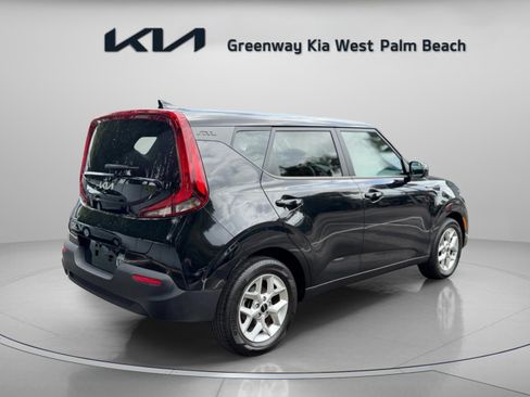 Used 2022 Kia Soul LX w/ Technology Package FWD image 7