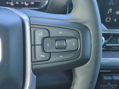 Used 2025 GMC Sierra 1500 SLT AWD/4WD image 19