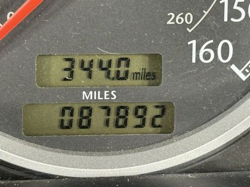 Used 2005 Chrysler Crossfire Limited image 26