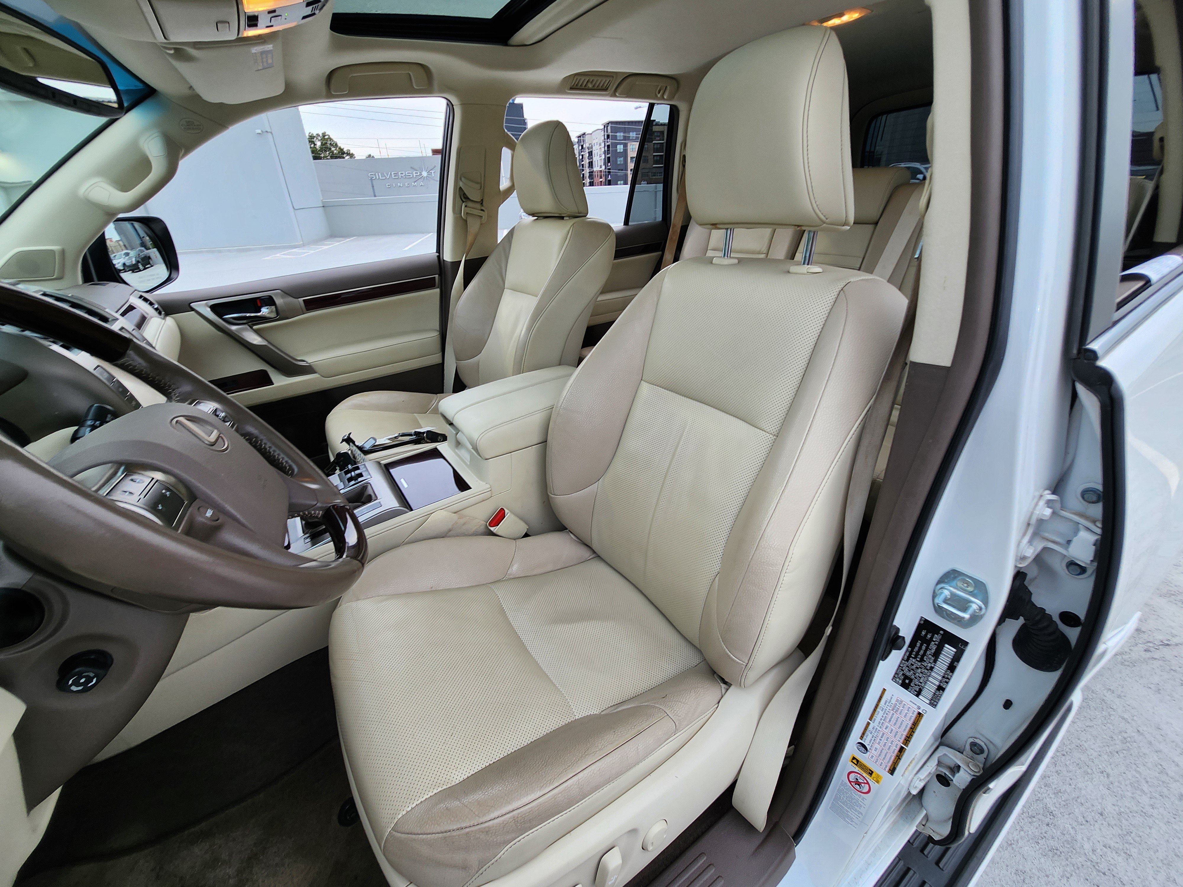 Used 2019 Lexus GX 460 Premium w/ Premium Package AWD/4WD image 13