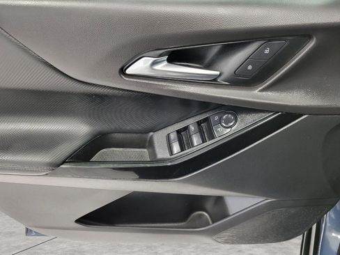 Used 2025 Chevrolet Equinox LT image 25