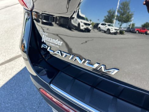 Used 2020 Ford Explorer Platinum w/ Premium Technology Package AWD/4WD image 11
