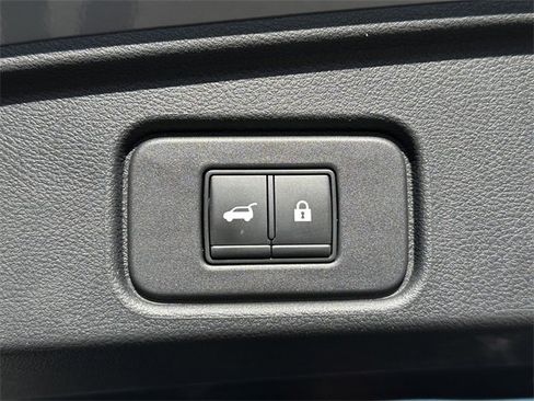 Certified 2022 Nissan Pathfinder Platinum w/ Cargo Package image 20