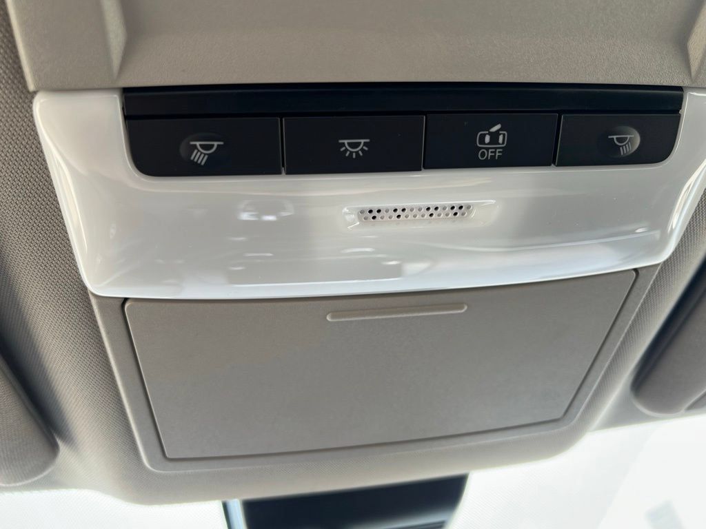 Used 2025 Nissan Altima 2.5 S FWD image 36