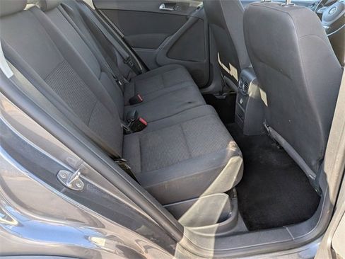 Used 2014 Volkswagen Tiguan S image 27
