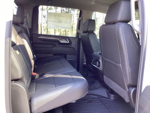 New 2025 GMC Sierra 2500 SLT w/ SLT Premium Package image 21