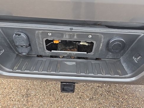 Used 2021 Chevrolet Colorado Z71 image 39