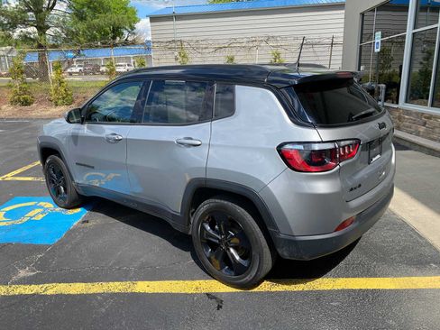 Used 2021 Jeep Compass Latitude AWD/4WD image 3