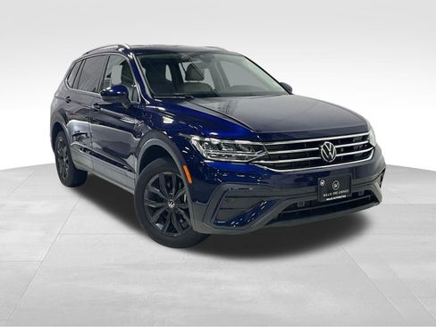 Used 2024 Volkswagen Tiguan SE image 1