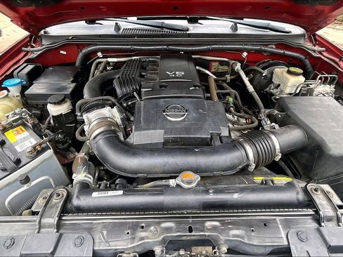 Used 2014 Nissan Frontier SV image 9