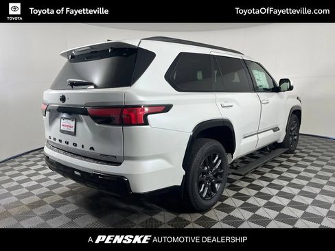 Used 2026 Toyota Sequoia Platinum AWD/4WD image 16