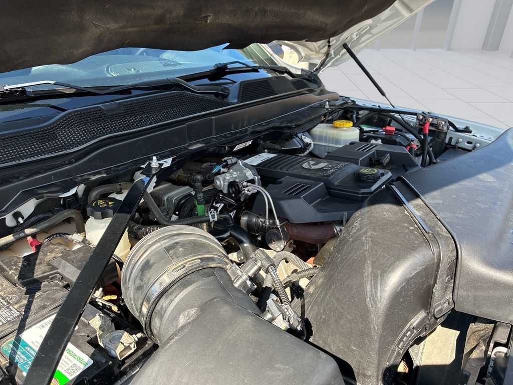 Used 2022 RAM 2500 Tradesman w/ Chrome Appearance Group AWD/4WD image 19