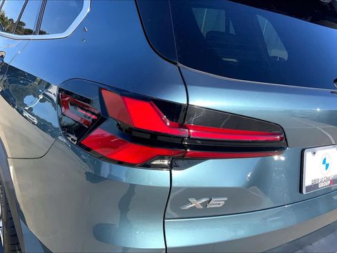 Used 2024 BMW X5 sDrive40i w/ Premium Package image 28