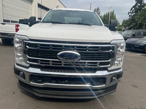 Used 2023 Ford F350 XLT AWD/4WD image 3