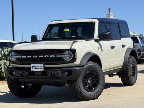 New 2026 Ford Bronco Badlands image 33
