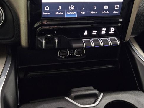 Used 2022 RAM 1500 Laramie w/ Laramie Southwest Edition AWD/4WD image 19