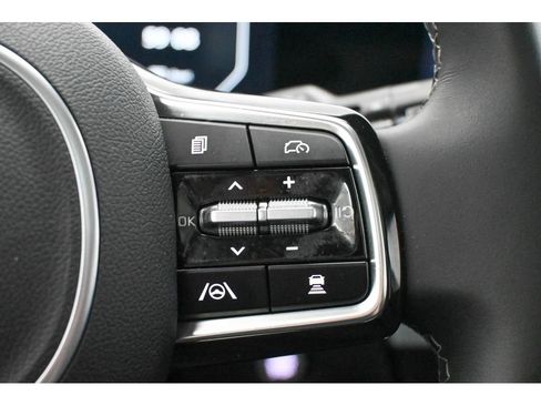 Certified 2025 Kia Sorento SX image 24