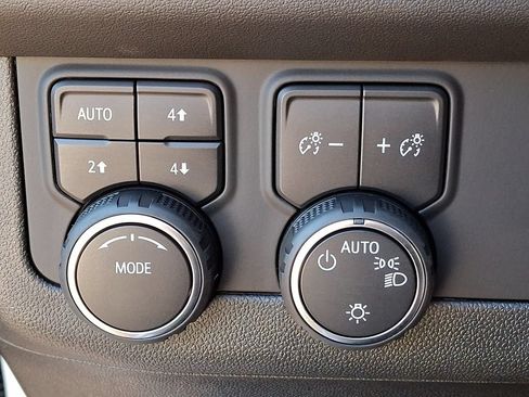 Used 2023 Chevrolet Tahoe High Country AWD/4WD image 23