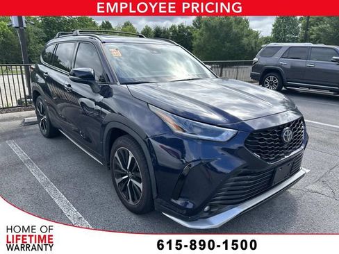 Used 2022 Toyota Highlander XSE FWD image 1