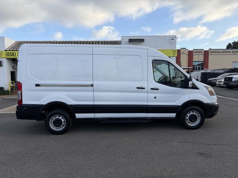 Used 2019 Ford Transit 250 148 Medium Roof image 8