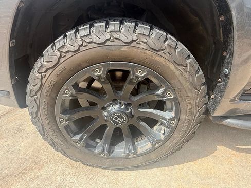 Used 2016 Toyota 4Runner 4WD image 9