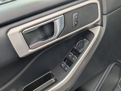 Used 2022 Ford Explorer XLT w/ Equipment Group 202A image 15