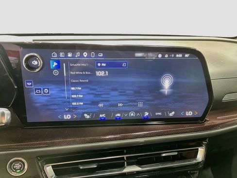 Used 2025 Chevrolet Traverse Z71 AWD/4WD image 15